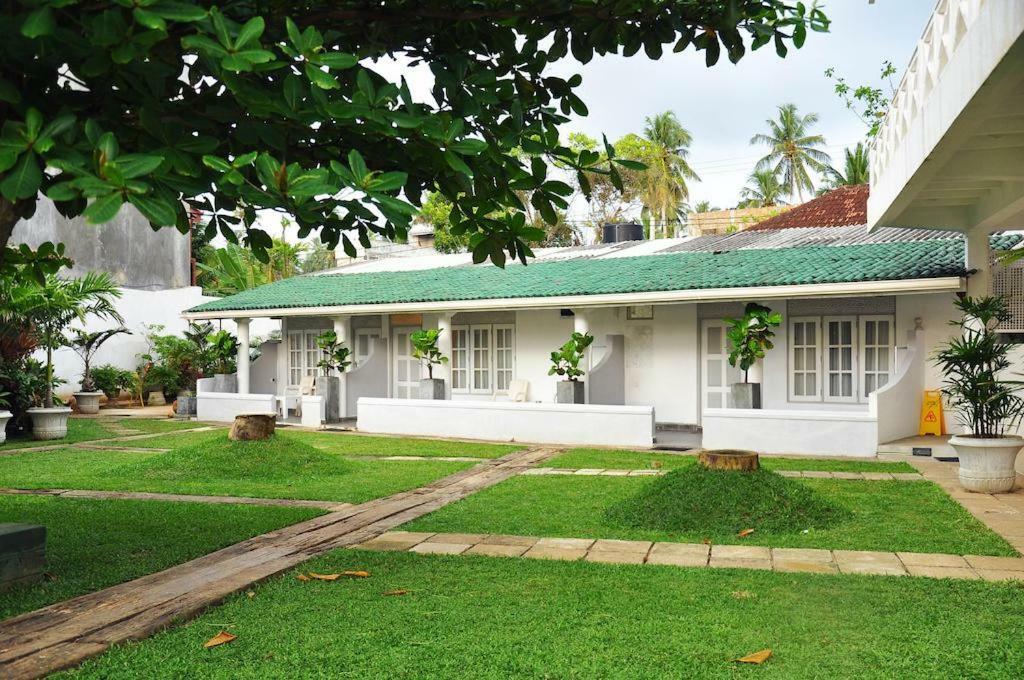 Mirissa Bay Resort Bagian luar foto